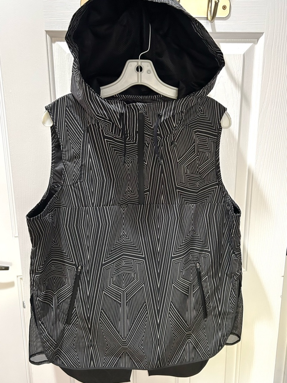 Like New Ivy Park Sleeveless Hooded Reflective Jacket Size L - Picture 2 of 8